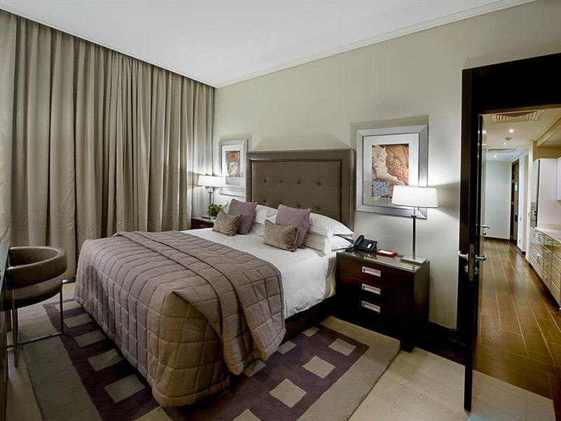 The George Hotel ลากอส ภายนอก รูปภาพ