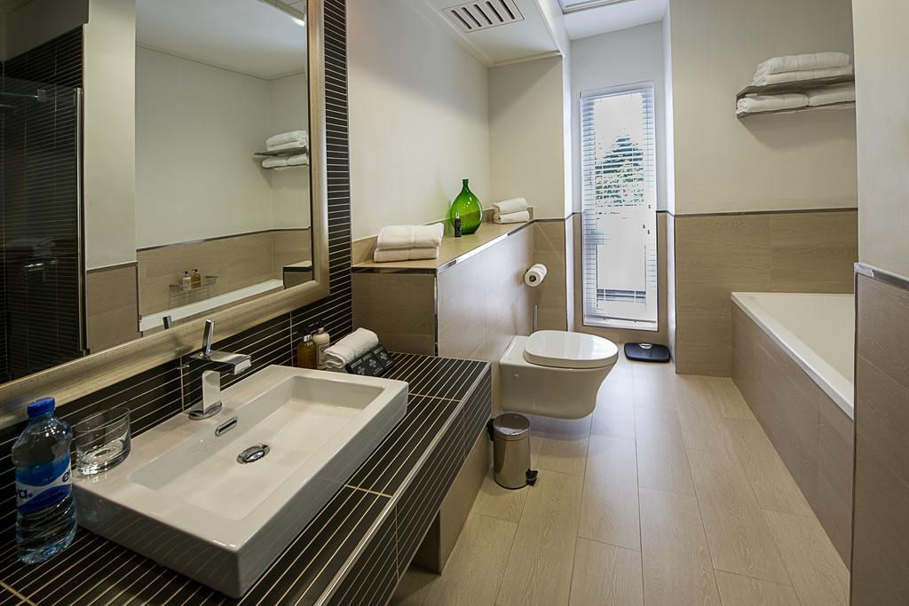 The George Hotel ลากอส ภายนอก รูปภาพ