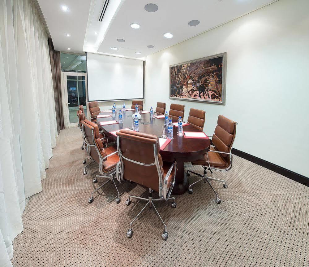 The George Hotel ลากอส ภายนอก รูปภาพ